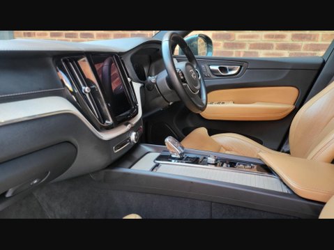 Volvo XC60 B4 INSCRIPTION AWD 10