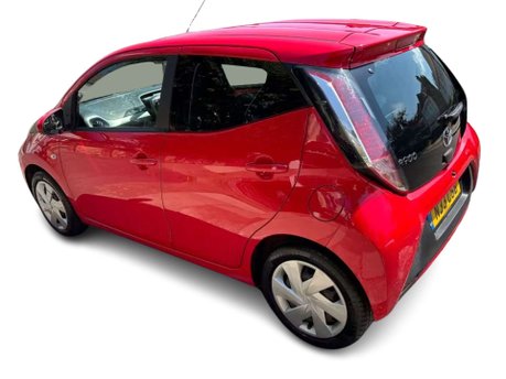 Toyota Aygo 1.0 VVT-i x-play Hatchback 5dr Petrol x-shift Euro 6 (71 ps) 4