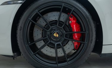 Porsche 911 Targa 4 GTS (992) 25