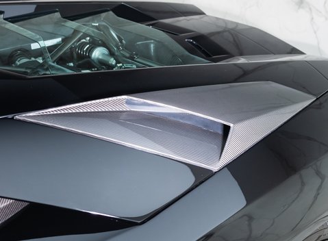 Lamborghini Aventador S LP 740-4 35