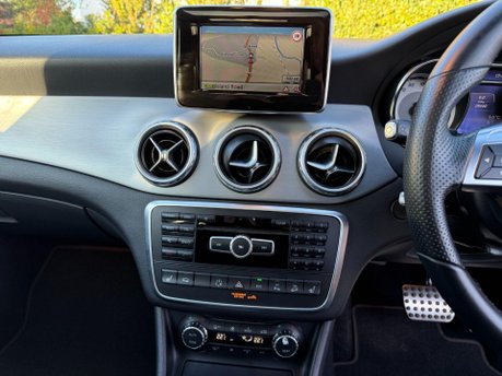 Mercedes-Benz GLA 2.1 GLA220d AMG Line (Premium Plus) SUV 5dr Diesel 7G-DCT 4MATIC Euro 6 (s/ 16