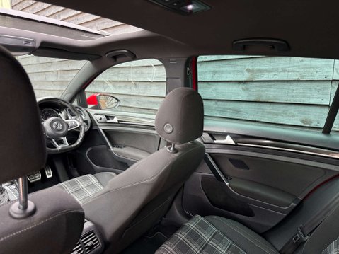 Volkswagen Golf 2.0 Golf GTD Semi-Auto 5dr 43