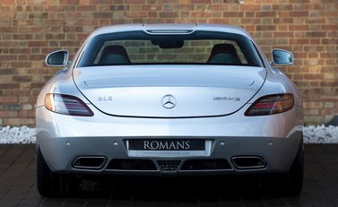 Mercedes-Benz SLS AMG 11