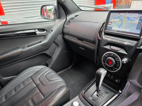 Isuzu D-Max BLADE DCB 11