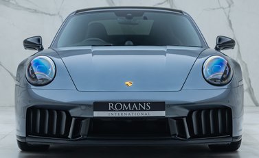 Porsche 911 Carrera 4 GTS (992.2) 7