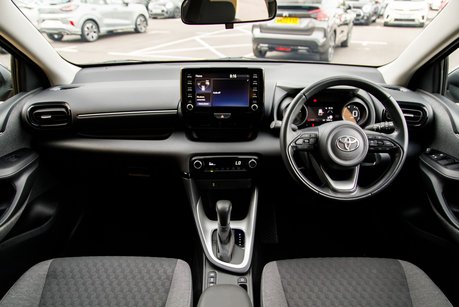 Toyota Yaris DESIGN FHEV