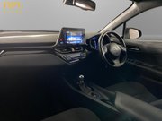 Toyota C-HR 1.8 VVT-h Icon SUV 5dr Petrol Hybrid CVT Euro 6 (s/s) (122 ps) 14