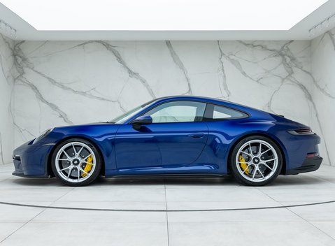 Porsche 911 GT3 Touring (992) 2