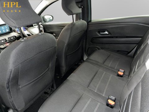 Dacia Jogger 1.6 Hybrid Expression MPV 5dr Petrol Hybrid Auto Euro 6 (s/s) (140 ps) Air 20