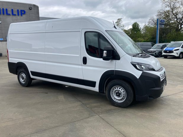 Fiat Ducato 35 L3H2 STANDARD Panel Van *pre-reg* 12