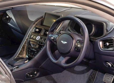 Aston Martin DB11 V12 7