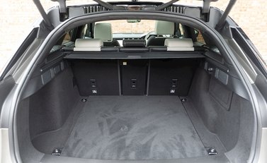 Land Rover Range Rover Velar D300 HSE First Edition 30