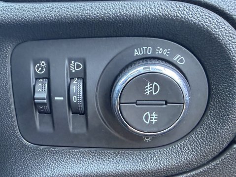 Vauxhall Grandland X 1.2 Turbo SRi Nav 31