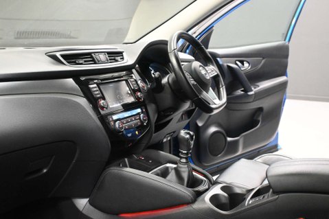 Nissan Qashqai 1.3 Qashqai N-Motion DiG-T 5dr 6