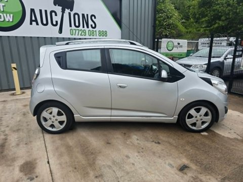 Chevrolet Spark LT 3