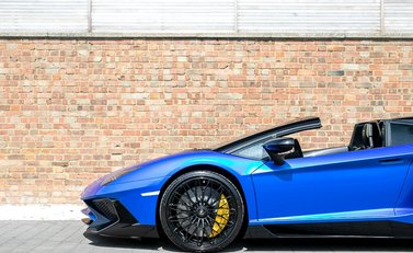 Lamborghini Aventador SV LP750-4 Roadster 26