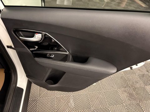 Kia Niro 1.6h GDi 2 DCT Euro 6 (s/s) 5dr 31