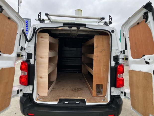 Vauxhall Vivaro VIVARO L2 DIESEL 2900 1.5d 100PS Dynamic H1 Van 10