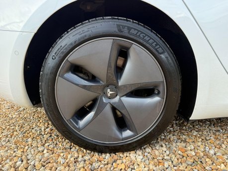 Tesla Model 3 Standard Range Plus Auto RWD 4dr 15