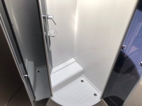 Chausson Titanium 720 Titanium 720 Automatic 6 Berth 3500Kg only 5000 miles 26