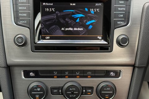 Volkswagen Golf SE TDI BMT -£20 ROAD TAX -1 OWNER -11 SERVICES -SATNAV -ADAPTIVE CRUISE 35