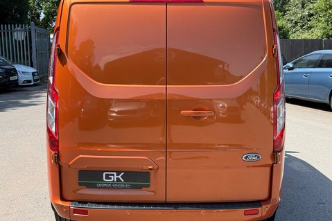 Ford Transit Custom 320 LIMITED ECOBLUE DOUBLE CAB - 6 SEATER -REVERSE CAMERA -APPLE CAR PLAY 10