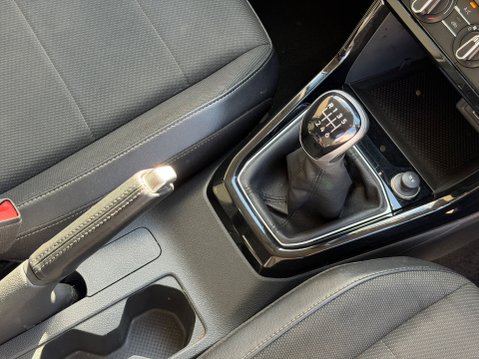 Volkswagen T-Cross BLACK EDITION TSI 23