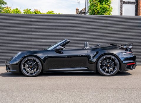 Porsche 911 Turbo S Cabriolet (992) 3