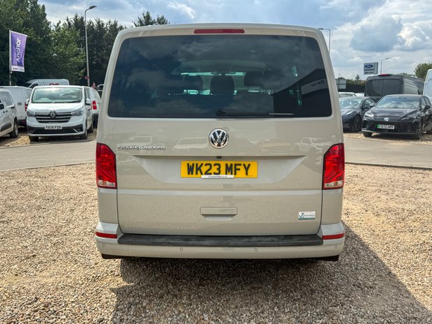 Volkswagen Transporter Crew Cab SWB L1H1 T32 Tdi Kombi Highline Air SELECT 8