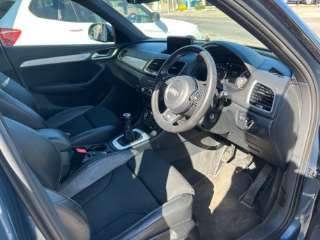 Audi Q3 TFSI S LINE NAVIGATION 20