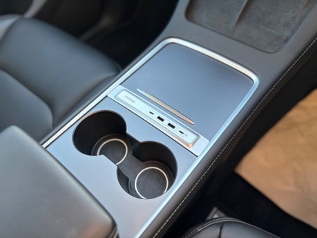 Tesla Model Y BASE 24