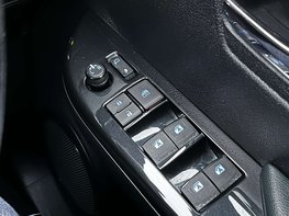 Toyota Hilux 2.8 HI-Luxury Invincible X D-4D 4WD Double Cab Auto 4WD 5dr 56