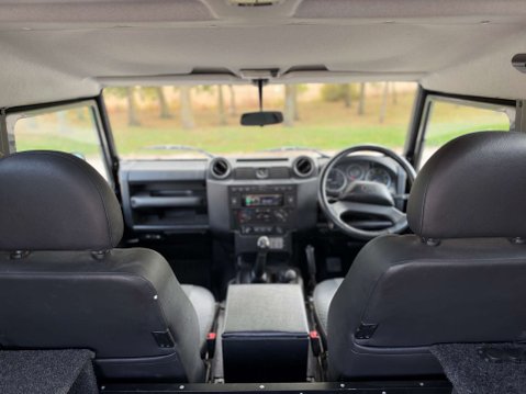 Land Rover Defender 2.2 Defender 90 XS Hard Top TD 4WD 5dr 18