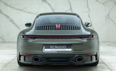 Porsche 911 Carrera 4S (992) 5