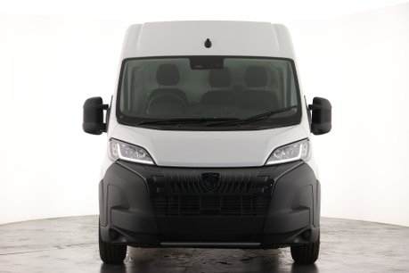 Peugeot Boxer 35 L2H2 PROFESSIONAL PV 5