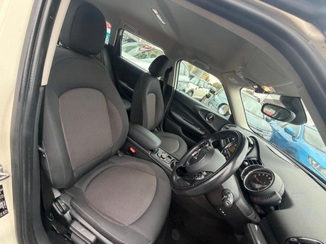 Mini Clubman COOPER 16