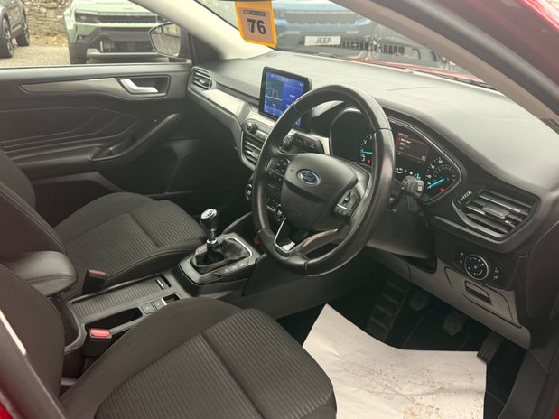 Ford Focus TITANIUM EDITION MHEV 14