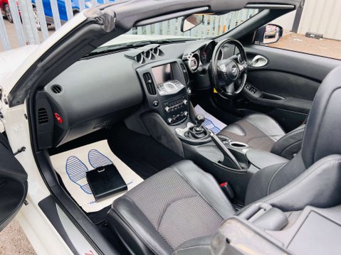 Nissan 370Z 3.7 370Z GT V6 2dr 27