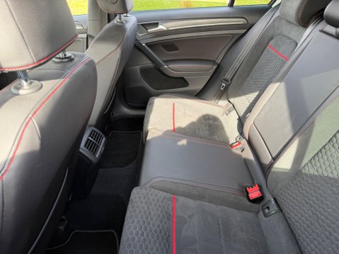 Volkswagen Golf 2.0 TSI GTI Performance Euro 6 (s/s) 5dr 40