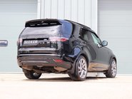 Land Rover Discovery 2023 R-DYNAMIC SE MHEV rear seat conversion deployable side steps  4