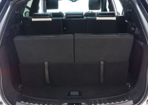 Land Rover Discovery Sport 2.0 Discovery Sport R-Dynamic HSE Auto 4WD 5dr 56