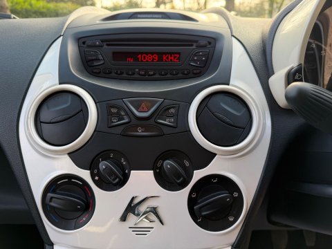 Ford Ka 1.2 Zetec White Edition Euro 6 (s/s) 3dr 9
