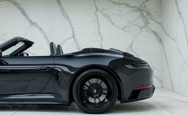 Porsche 911 Carrera GTS Cabriolet (992) 35