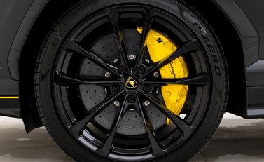 Lamborghini Urus 8
