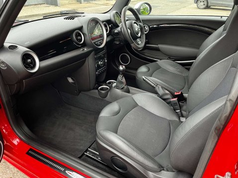 Mini Hatch 1.6 John Cooper Works 3dr 13