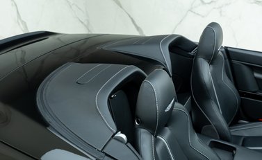 Aston Martin V12 Vantage S Roadster 19