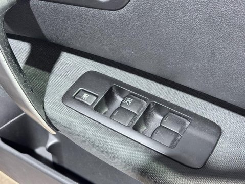 Nissan Qashqai 1.6 Acenta 2WD Euro 5 (s/s) 5dr 21