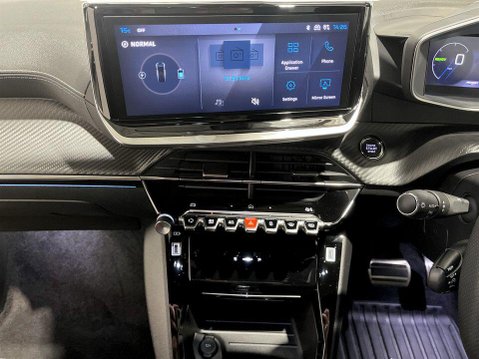 Peugeot e-2008 50kWh GT SUV 5dr Electric Auto (7kW Charger) (136 ps) One Owner 17