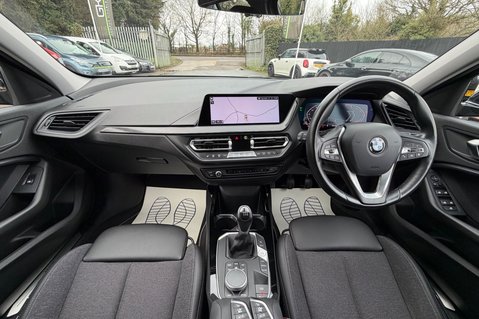 BMW 1 Series 118I SPORT - 1 OWNER -REVERSE CAMERA - PARK ASSISTANT - COMFORT PACKAGE 14