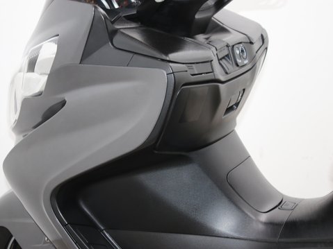 Suzuki Burgman 400 AN 400 L2 22